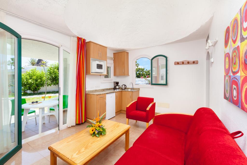 Family Bungalow,394608348:JPEG